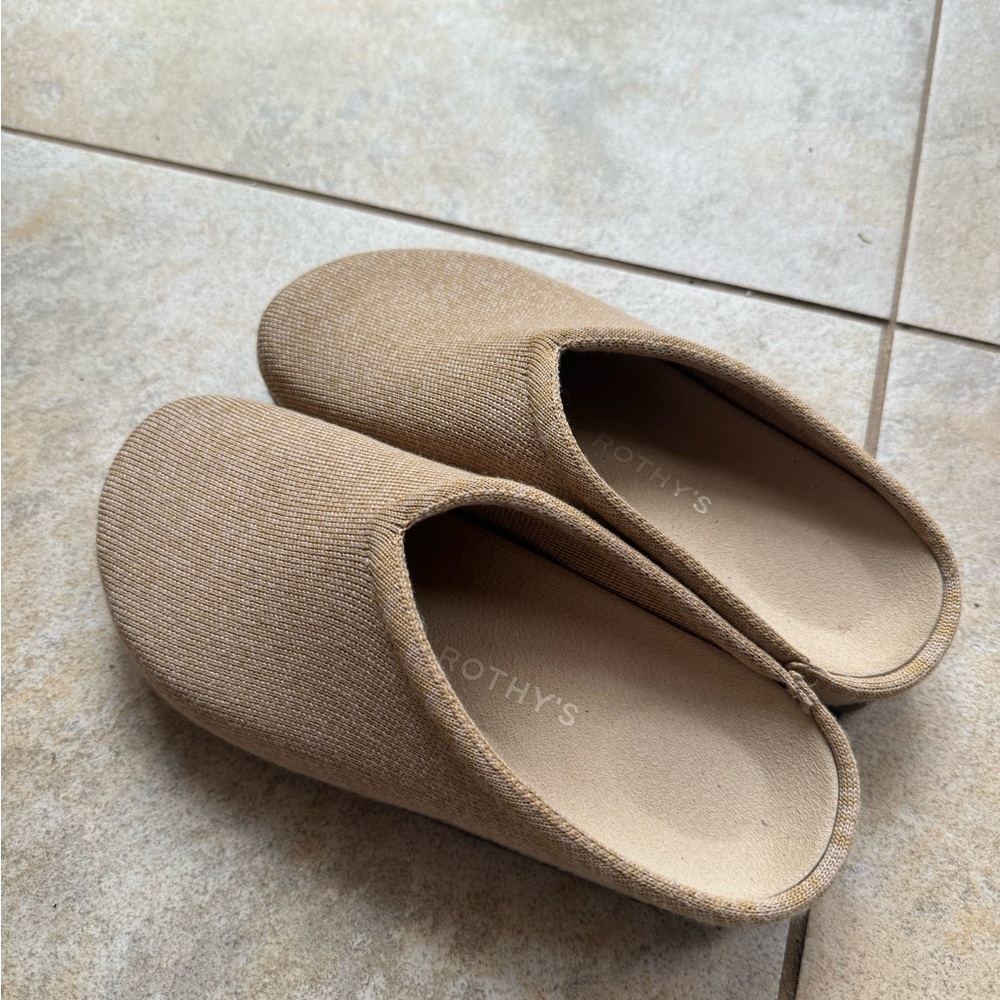 Rothy Casual Clog - Birch Tan